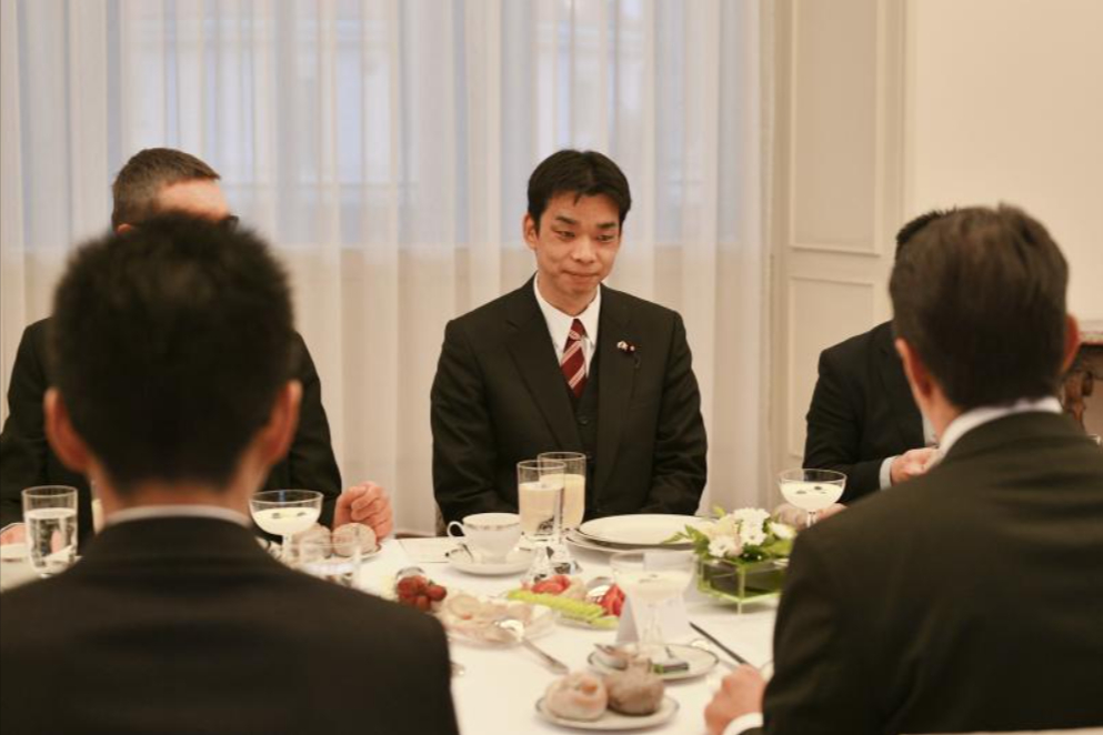 Náměstek Kozák jednal o bezpečnostní a obranné spolupráci s Japonskem